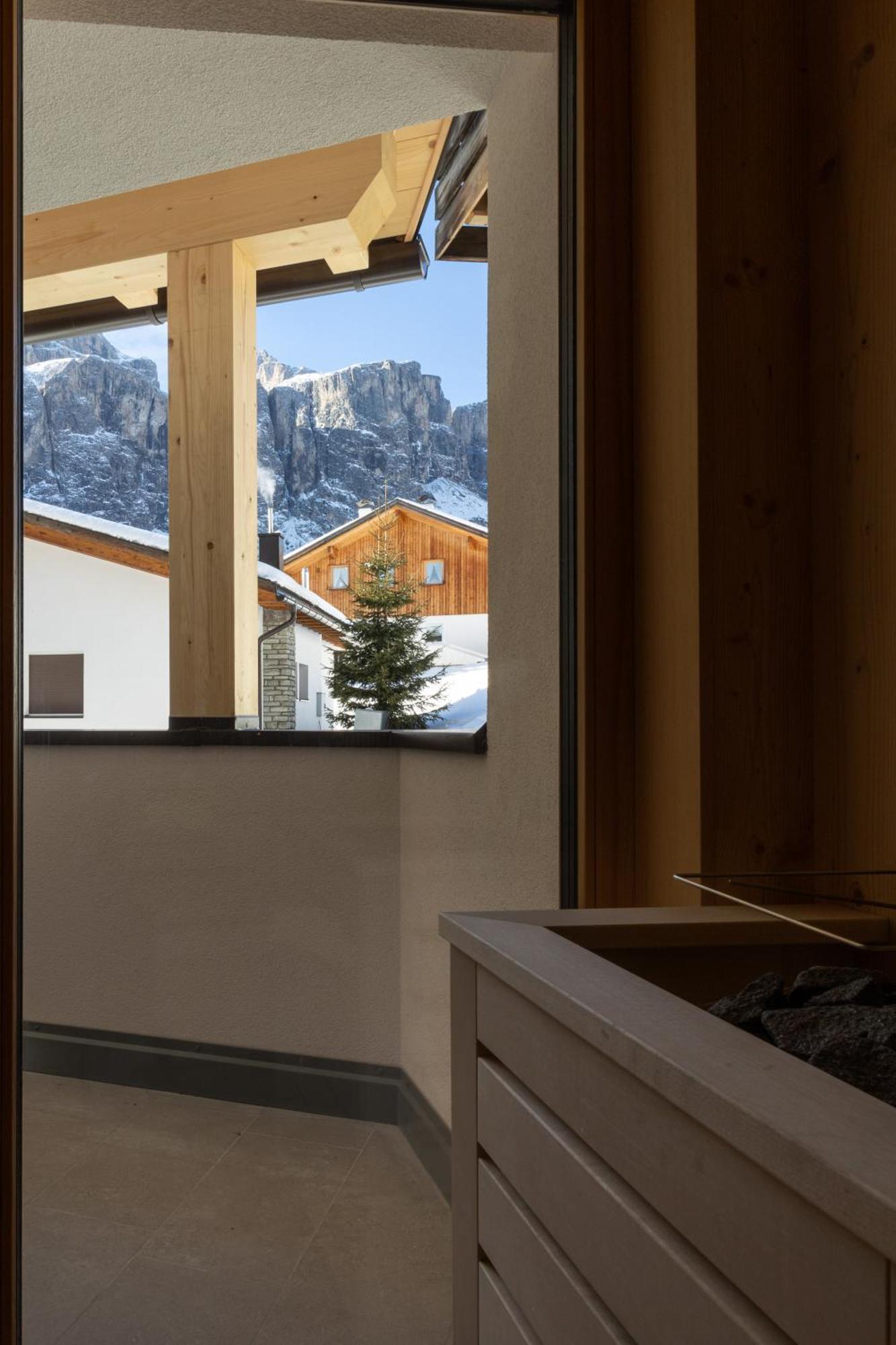 Mountain Hotel Mezdi Colfosco Exterior photo